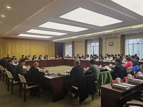 市人大财经委员会召开第十七次 扩大 会议
